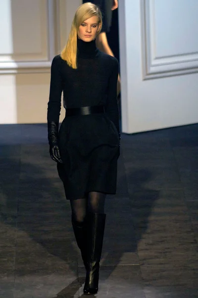 Look 3
